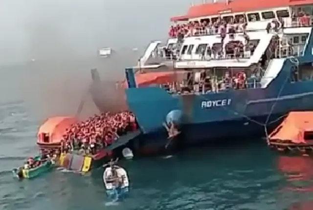 Video Detik-detik Kapal Feri Merak-Bakauheni Terbakar, Penumpang Panik Cari Pelampung