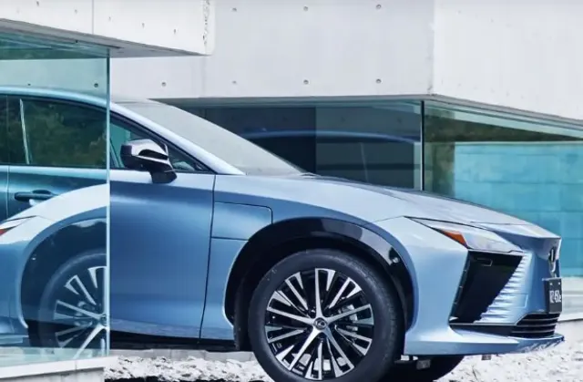 BARU! Lexus Luncurkan Dua Mobil Listrik ke Indonesia, Dijamin Ramah Lingkungan