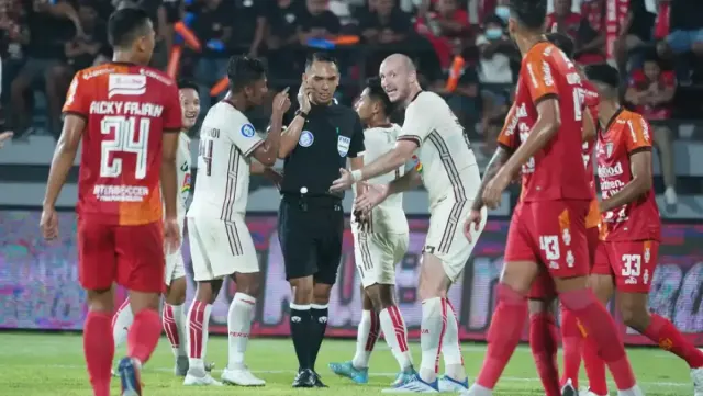 Beri Jaminan Gaji Besar, Ini Pesan Erick Thohir untuk Para Wasit Liga 1 Indonesia