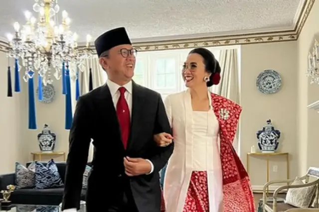 Tenteng Tas Branded, Begini Gaya Kece dan Fashionable Ayu Heni Rosan Istri Wamen BUMN yang Baru