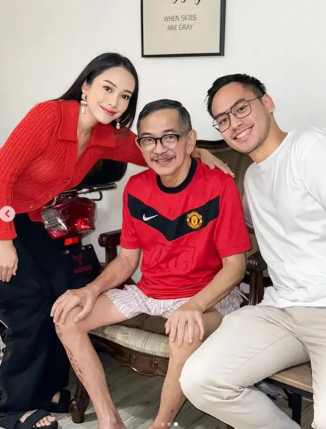 Ray Sahetapy Dikabarkan Sakit, Foto Terbaru dari Menantu Bikin Publik Pangling: Sedih Banget Liatnya