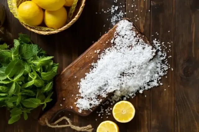 Hapus Tato dengan Lemon dan Garam, Sakit atau Tidak?