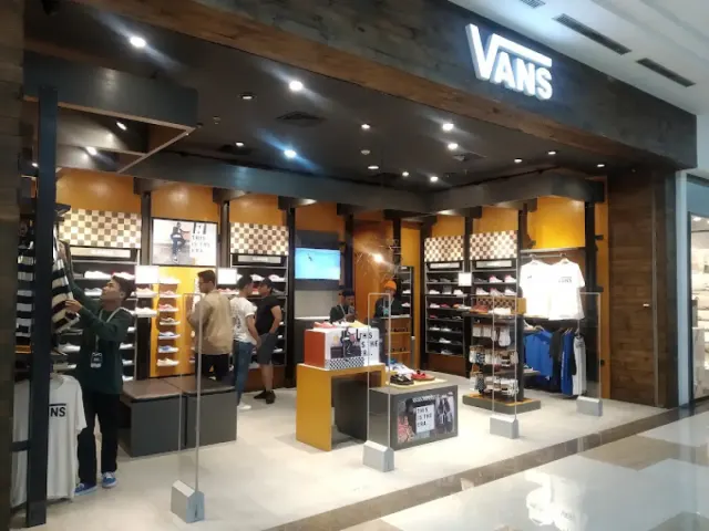 Info Loker Semarang: VANS The Park Semarang Butuh Store Manager, Store Supervisor dan Sales Associate