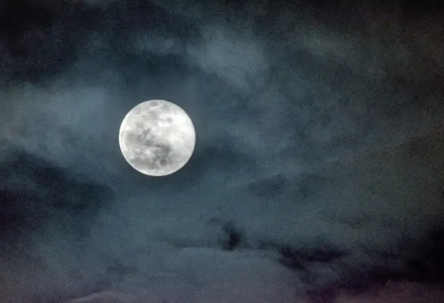 Bakal Ada Dua Supermoon di Bulan Agustus, Sturgeon Moon dan Blue Moon, Perhatikan Jam Penuhnya
