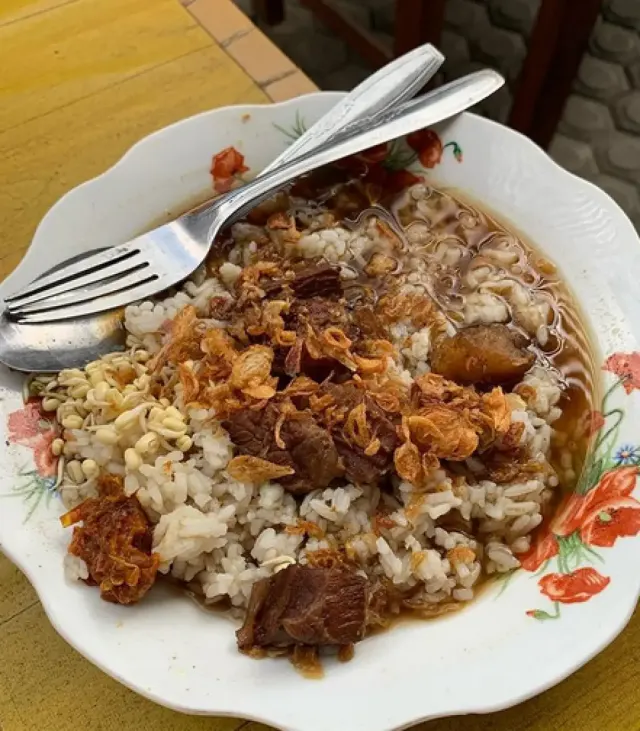 Resep Rawon Daging Sapi Khas Jawa Timur yang Dinobatkan Jadi Sup Terenak di Dunia