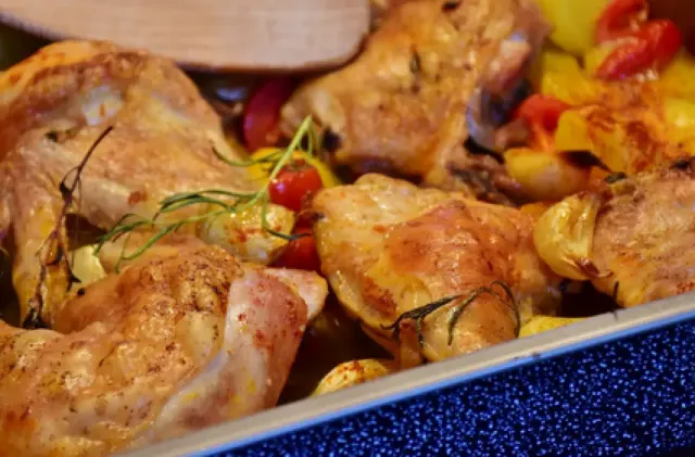 Makan Daging Ayam Terlalu Sering Ternyata Berbahaya untuk Kesehatan, Apa Saja Efek Sampingnya?