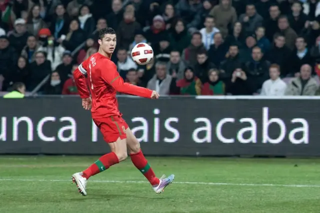Gaji Cristiano Ronaldo 5 Kali Lipat dari Gaji Sadio Mane?