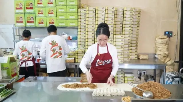 Sambut HUT RI, Lunpia Cik Meme Gelar Promo Kemerdekaan Beli 1 Gratis 1