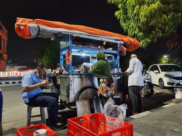 Soto Sapi, Kuliner yang Wajib Dicoba di Semarang, Ada yang Buka Tengah Malam