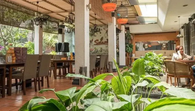 Restoran Keluarga di Semarang Terbaru yang Tawarkan Tempat Luas dan Menu Makanan Beragam