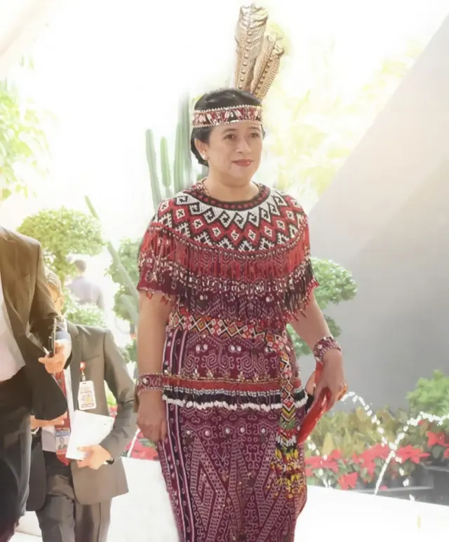 Punya Makna Khusus, Puan Maharani Pilih Kenakan Pakaian Tradisional Khas Dayak Iban di Sidang Tahunan MPR RI