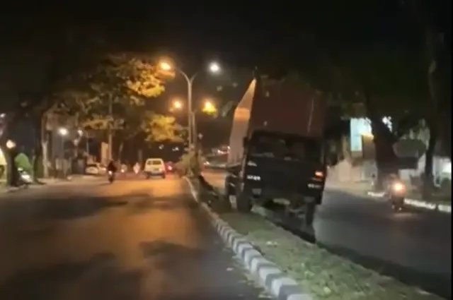 Kecelakaan di Tanjakan Silayur, Truk Muatan Alami Rem Blong hingga Terabas Median Jalan