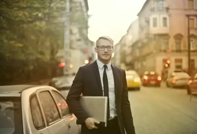 10 Soft Skill yang Harus Dimiliki Setiap Salesperson untuk Menarik Pelanggan dan Meningkatkan Karier