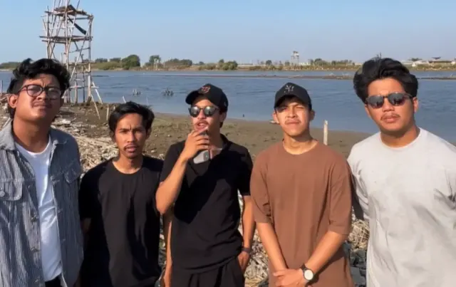 Sabtu Pagi Ini, Pandawara Group Ajak Warga Semarang Bersih-bersih Sampah Kampung Nelayan Tambakrejo