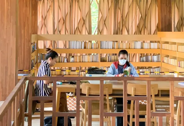 Microlibrary Warak Kayu, Perpustakaan Estetik di Kota Semarang, Baca Buku Gratis