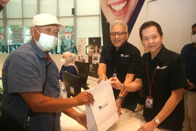 Hari Pelanggan, lewat Emma AXA Mandiri FIT Challenge Ajak Nasabah Hidup Sehat