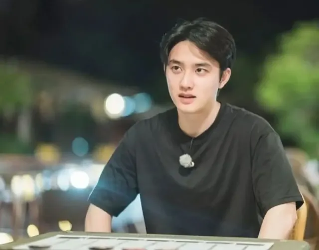 D.O. EXO Diduga Merokok di Ruang Tunggu Stasiun TV, Kena Denda Rp 1,2 Juta