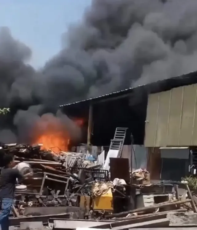 LAGI! Kebakaran Terjadi di Tlogomulyo Padurungan Semarang,  Lahap Gudang Rongsokan