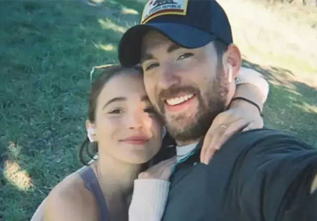 Chris Evans Dikabarkan Menikahi Alba Baptista, Jadi Hari Patah Hati Kaum Hawa?