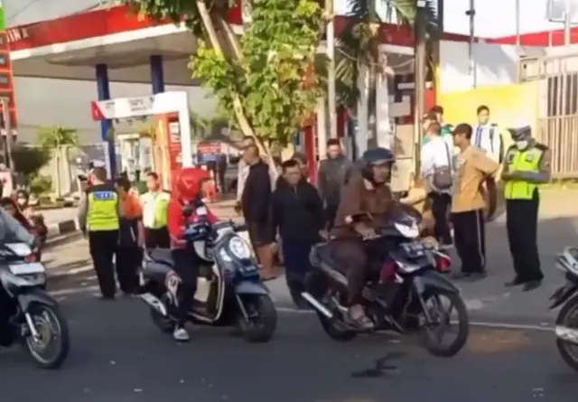 Tabrakan Maut CBR vs Beat di Depan SPBU Srondol Banyumanik, 2 Pengendara Tewas