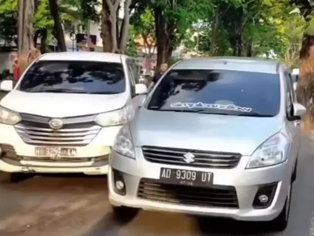 Heboh! Mobil Hendak Disita Debt Collector, Seorang Pengemudi Adu Skill Kejar Kejaran Dijalan Raya Semarang