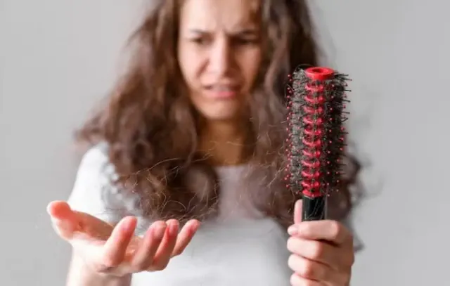 8 Penyebab Rambut Rontok, Salah Satunya Akibat Masalah Psikologis