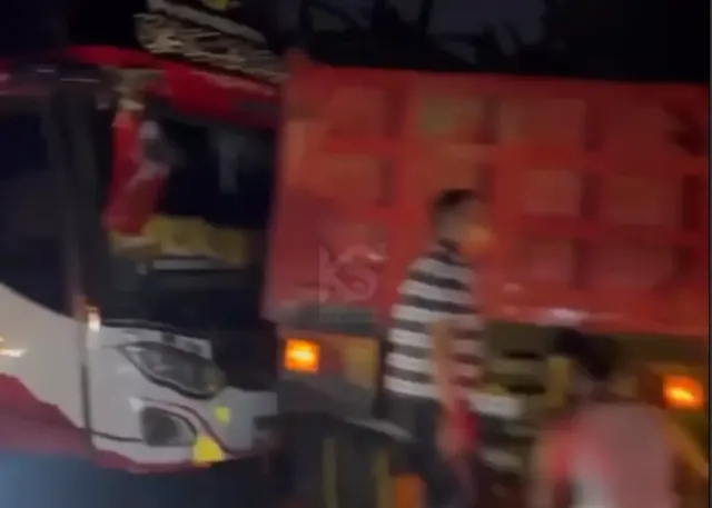 Kecelakaan Bus vs Truk di Tanah Putih Semarang, Tak Ada Korban Jiwa