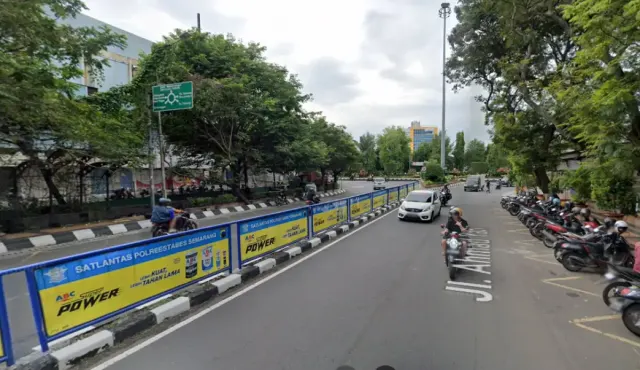 Hindari Simpang Ahmad Yani Semarang, Ada Perbaikan Saluran Drainase