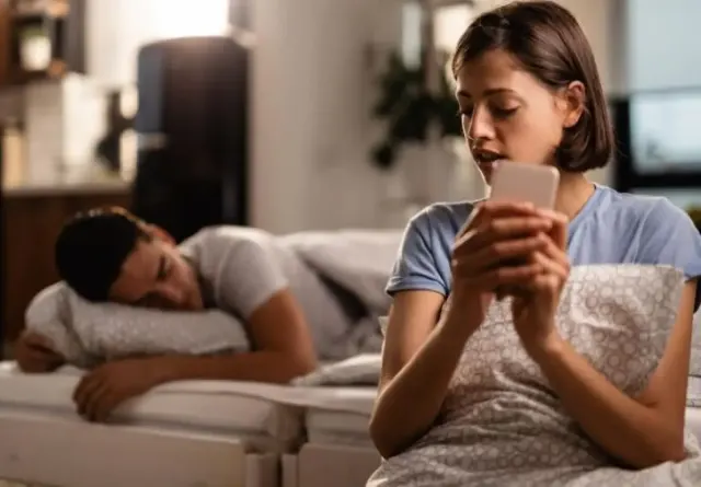 Penyebab Umum Pasangan Melakukan Micro Cheating, Selingkuh Kecil-kecilan yang Kerap Tidak Disadari