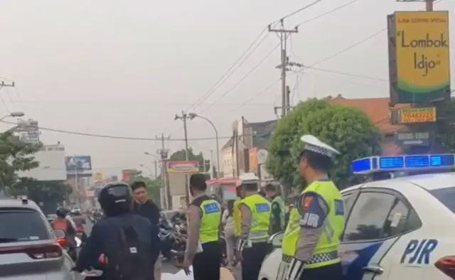 Kecelakaan Maut di Banyumanik: Driver Ojol Tewas di Lokasi, 1 Pengendara Lain Dibawa ke RS