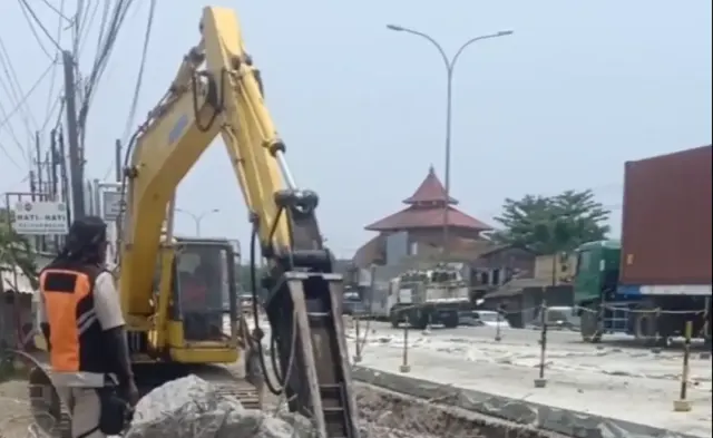 Jalan Kaligawe Arah Demak Rampung Pengecoran, Siap-siap Giliran Lajur Selatan yang Macet