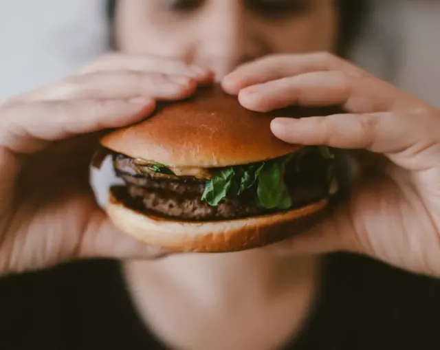 Berpengaruh Terhadap Kesehatan Mental, Ini Dampak Buruk Konsumsi Junk Food Berlebihan Pada Anak