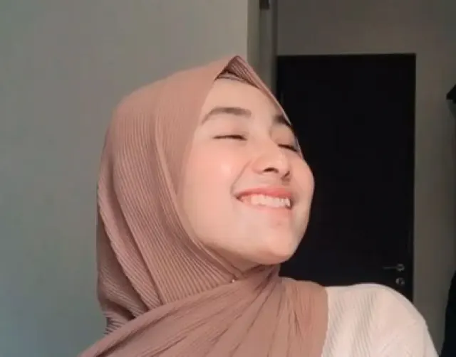 Diduga Dapat 'Jatah' hingga Jadi Simpanan, Selebgram Auzura Qrzura Tutup Kolom Komentar IG
