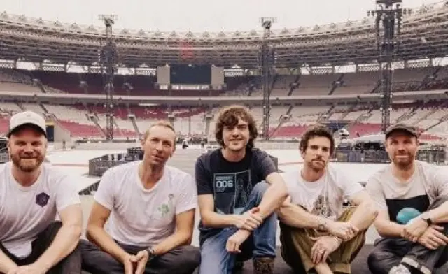 Salut! Coldplay Donasikan Kapal Interceptor Untuk Indonesia, Akan Fokus Atasi Masalah Lingkungan di Sungai Cisadane