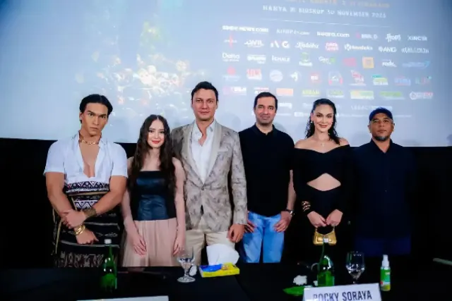 Christian Sugiono dan Luna Maya Jatuh Cinta dengan Semarang Saat Syuting Film Panggonan Wingit