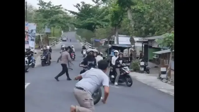 Aksi Konvoi Puluhan Remaja Dihadang Polisi, Sempat Ancam Warga dan Mengeluarkan Senjata Tajam