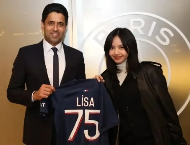 Momen Lisa BLACKPINK Nonton Pertandingan Hingga Foto Bareng President & CEO PSG Curi Perhatian, Ternyata ...