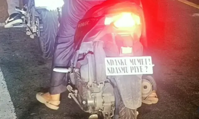 Viral Motor Cewek di Semarang Berpelat 'Ndasku Mumet! Ndasmu Piye?', Siap-siap Pulang Jalan Kaki