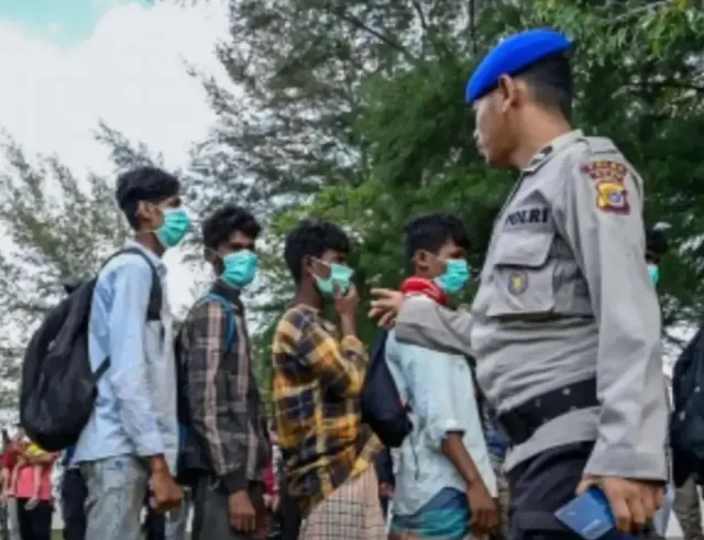 Momen Pengungsi Rohingya Protes Gara-gara Makanan Telat Datang, Publik: Ngelunjak!