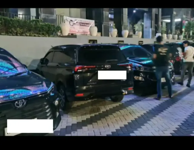Polisi Tangkap Wanita Berkerudung Merah Pelaku Pembaretan Mobil Dinas KPU Kota Semarang