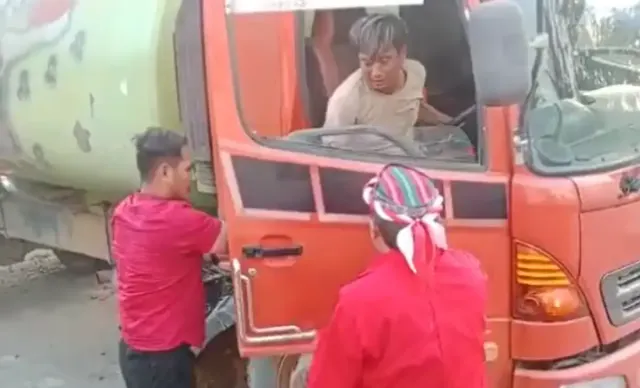 Kronologi Ajudan Bupati Kutai Barat Hajar Sopir Truk Disebut Halangi Jalan, FX Yapan Lihat Langsung