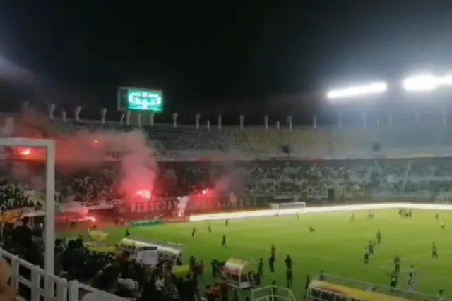 Gara-Gara Flare, Persebaya Surabaya Kena Denda Rp 220 Juta, Manajemen Ajukan Banding