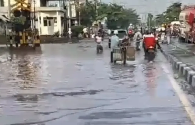 3 Titik Genangan Air di Kota Semarang, Banjir Setinggi Lutut Orang Dewasa