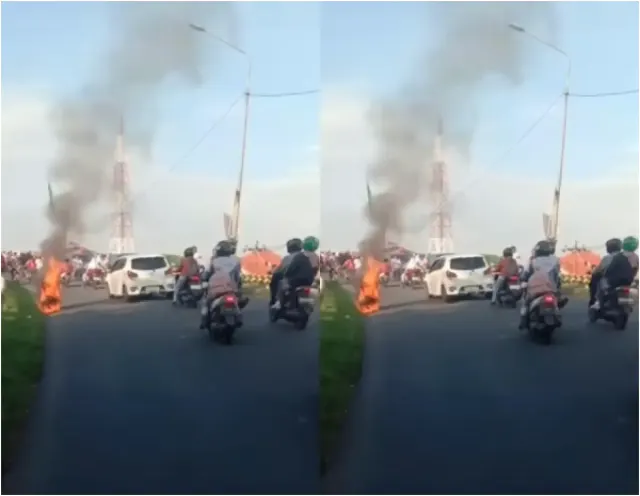 Satu Unit Motor Terbakar di Flyover Bangetayu, Asap Mengepul Hingga Lalu Lintas Lumayan Tersendat