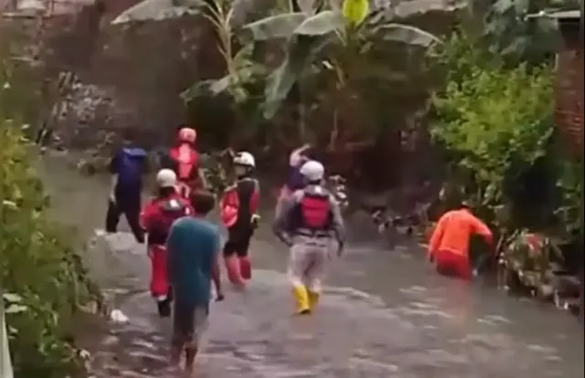 Update Bocah 8 Tahun Hilang Hanyut di Kali Kagok Candisari: Sempat Ada Temuan Baju