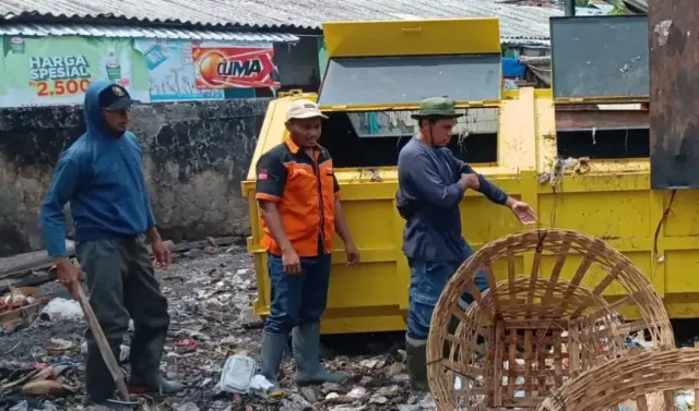 Tumpukan Sampah di Pasar Bangetayu Genuk Akhirnya Diangkut, Diduga Ada Oknum Tak Tanggung Jawab