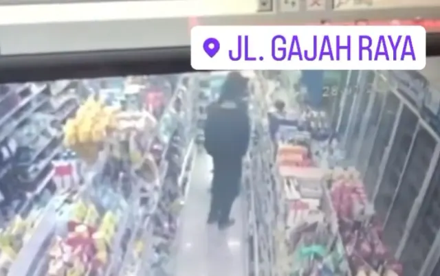 Terekam CCTV, Aksi Pria Mesum Nekat Masturbasi di Minimarket Jalan Gajah Raya
