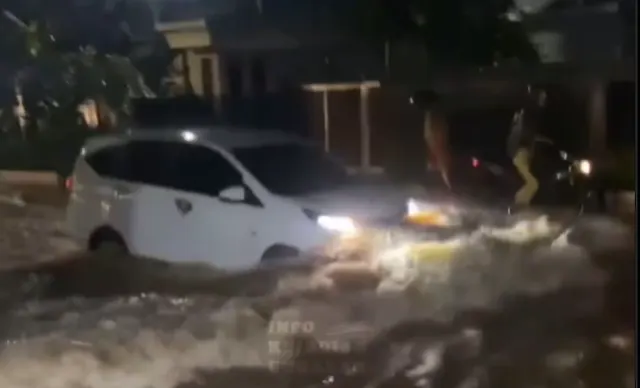 Banjir di Kalirejo Ungaran, Genangan Air Setinggi Lutut Orang Dewasa