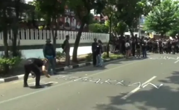 Aksi Massa Geruduk KPU Jateng, Tuntut Pemilu 2024 Diulang