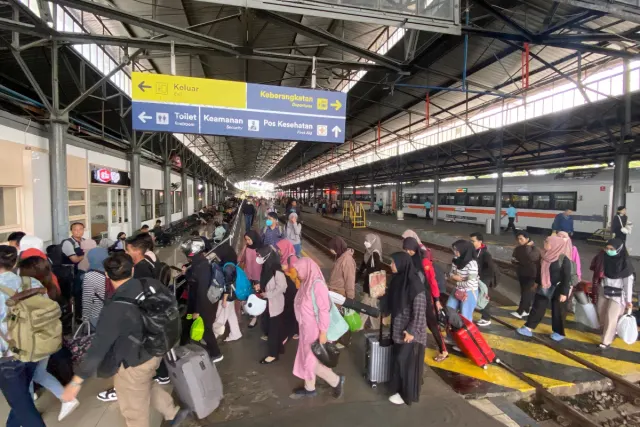 H-7 Lebaran Sebanyak  64 Ribu Pemudik Sudah Tiba di Wilayah Daop 4 Semarang